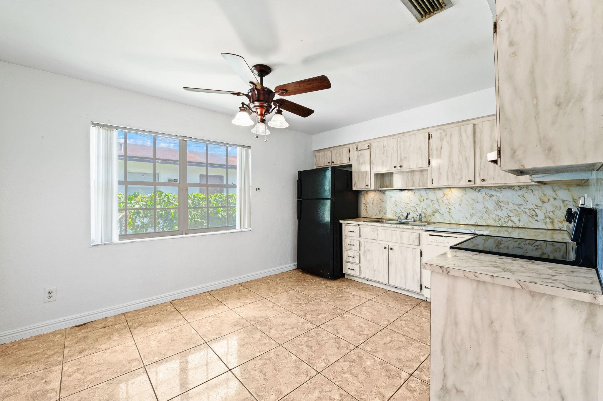 HOLLYWOOD BEACH GARDENS - Residential Income