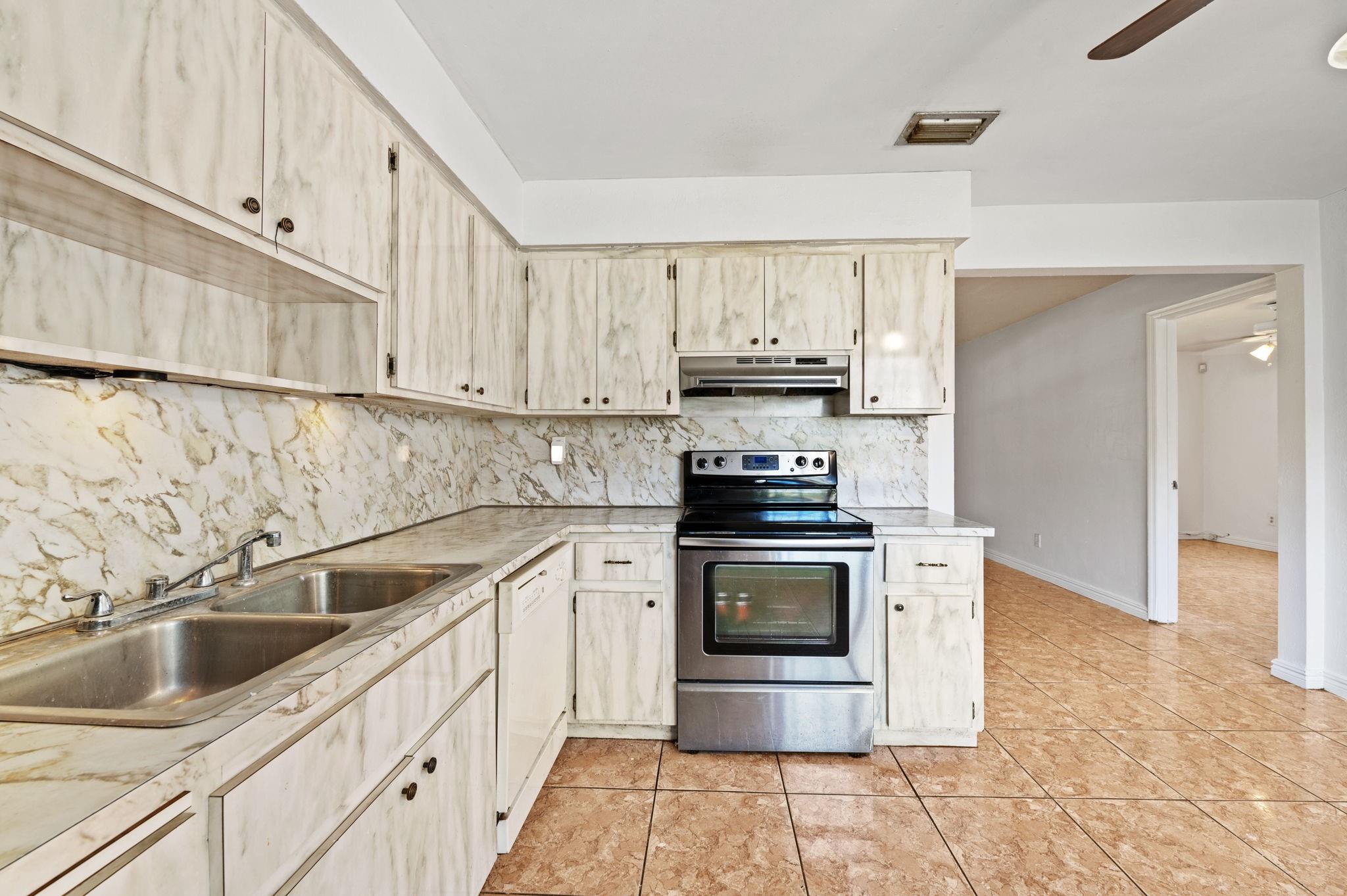 HOLLYWOOD BEACH GARDENS - Residential Income