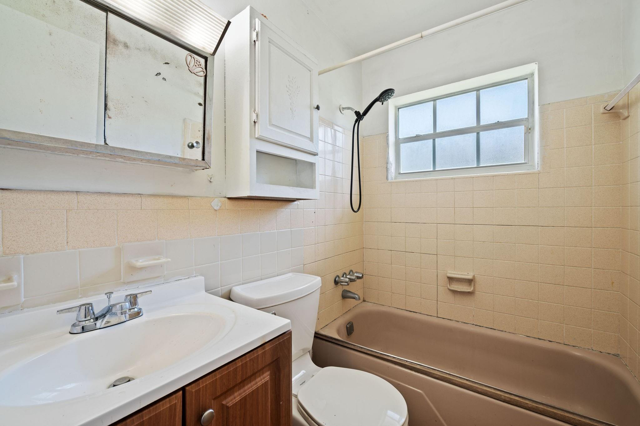 HOLLYWOOD BEACH GARDENS - Residential Income