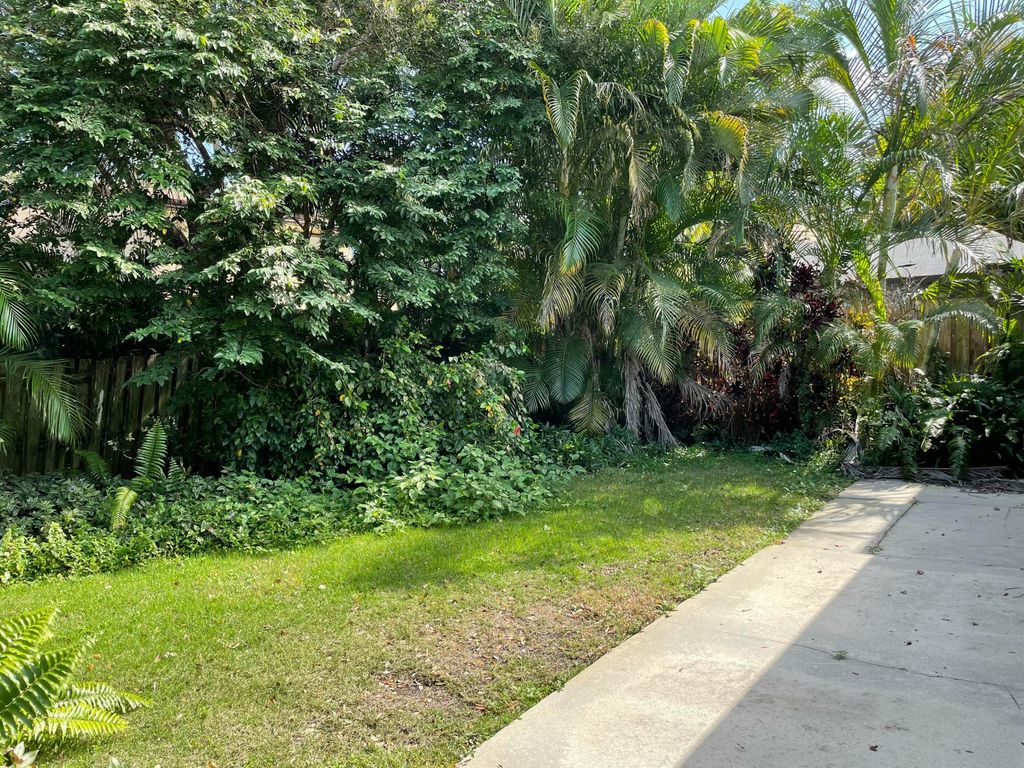 Photo of 1094 Raintree Court, Palm Beach Gardens, FL 33410 (MLS # R11059721)