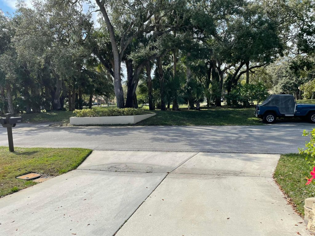 Photo of 1094 Raintree Court, Palm Beach Gardens, FL 33410 (MLS # R11059721)