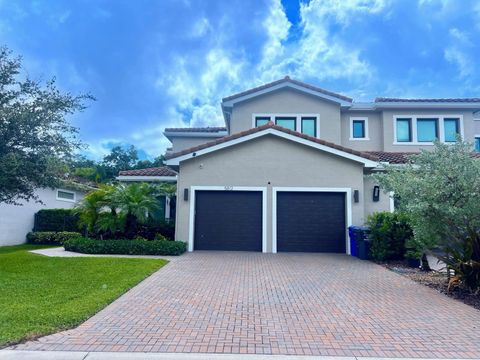 5812 E Brookfield Cir E Hollywood FL 33312