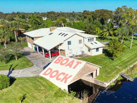 A home in Okeechobee