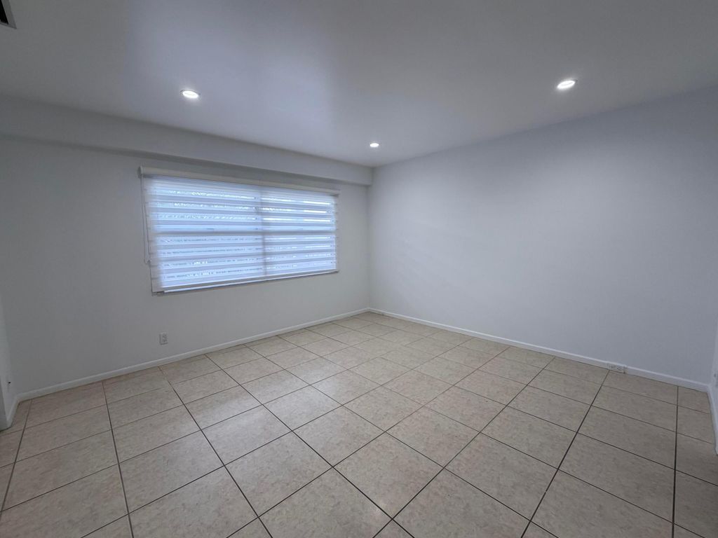 Photo of 1401 SW 128th Terrace #402h, Pembroke Pines, FL 33027 (MLS # B26004700)