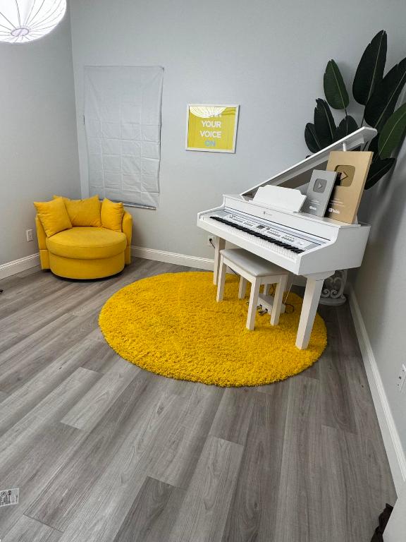 Pelican Key - Residential Lease