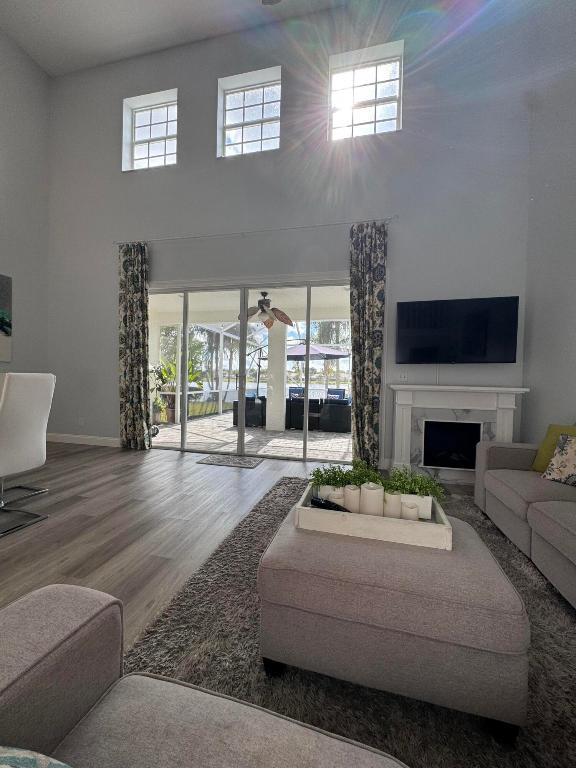 Pelican Key - Residential Lease