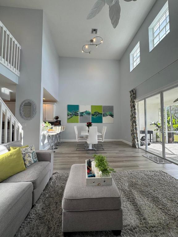 Pelican Key - Residential Lease