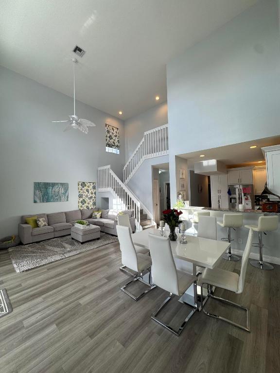 Pelican Key - Residential Lease