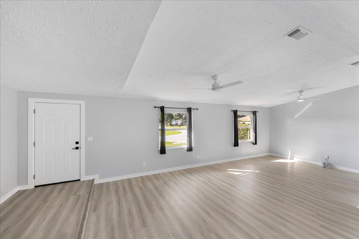 PORT ST LUCIE SECTION 8 - Residential