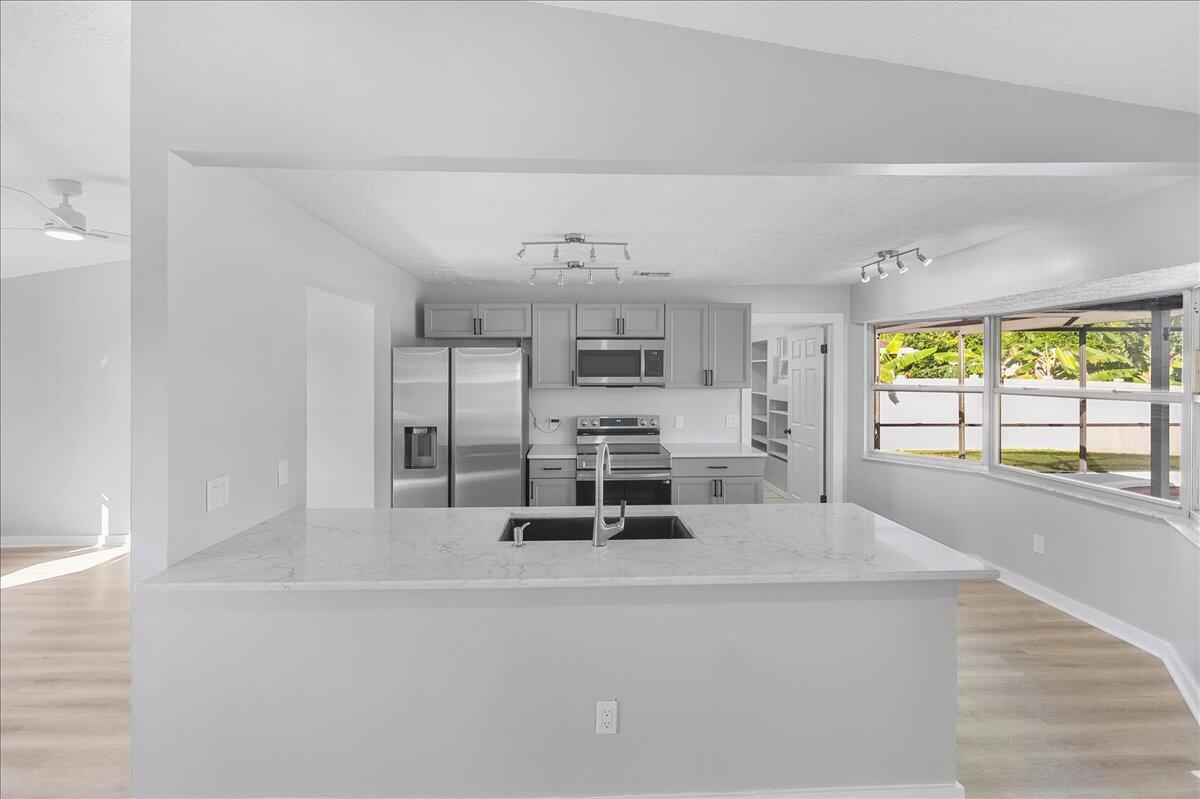 PORT ST LUCIE SECTION 8 - Residential