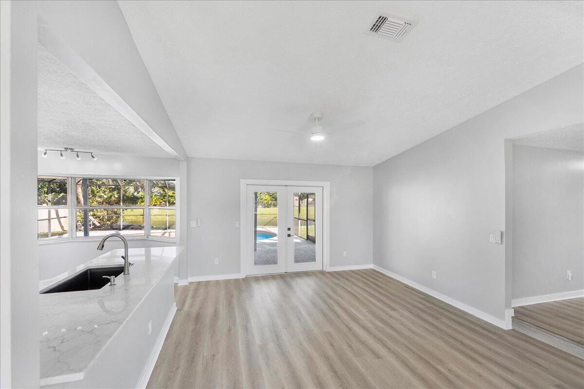 PORT ST LUCIE SECTION 8 - Residential