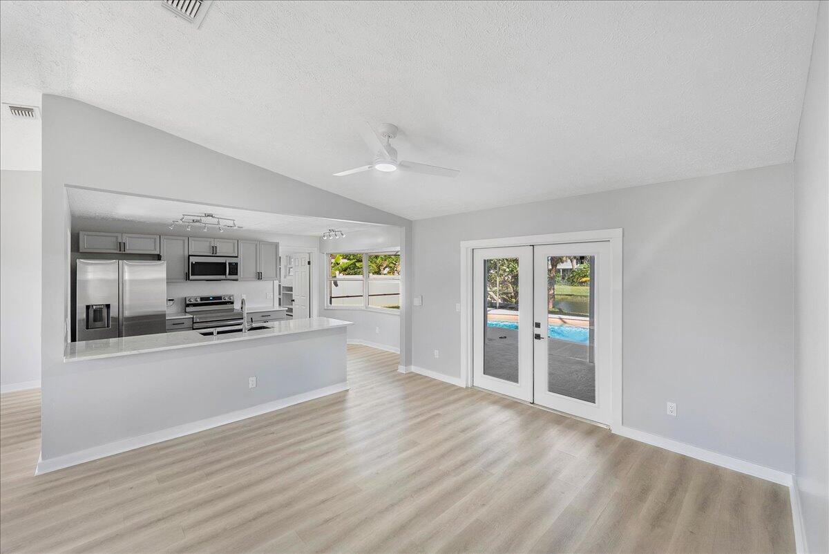 PORT ST LUCIE SECTION 8 - Residential