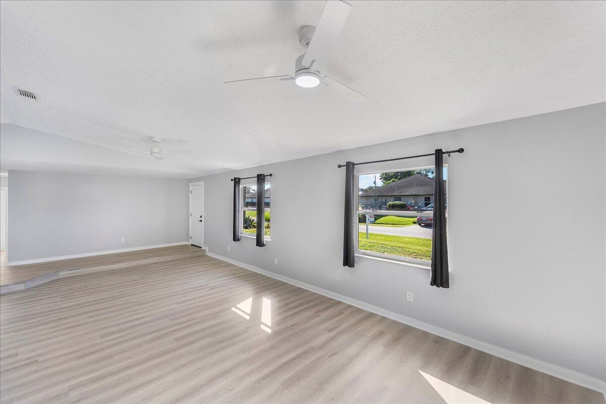 PORT ST LUCIE SECTION 8 - Residential