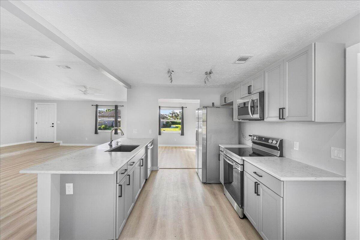 PORT ST LUCIE SECTION 8 - Residential