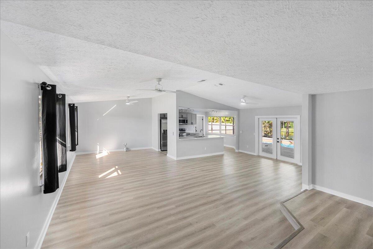 PORT ST LUCIE SECTION 8 - Residential