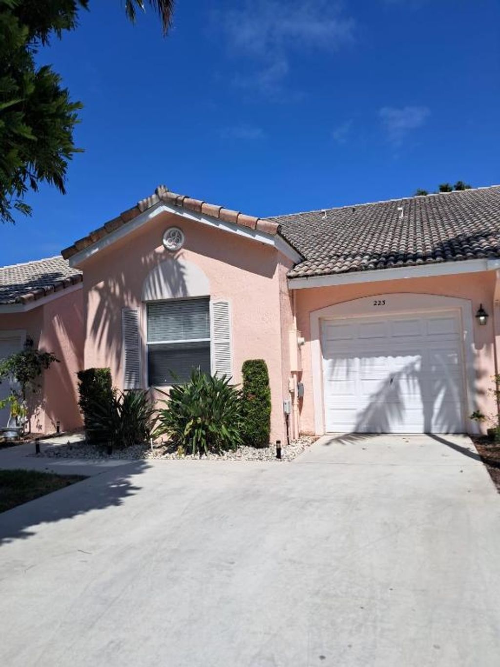 Photo of 223 E Coral Trace Circle, Delray Beach, FL 33445 (MLS # R11157348)