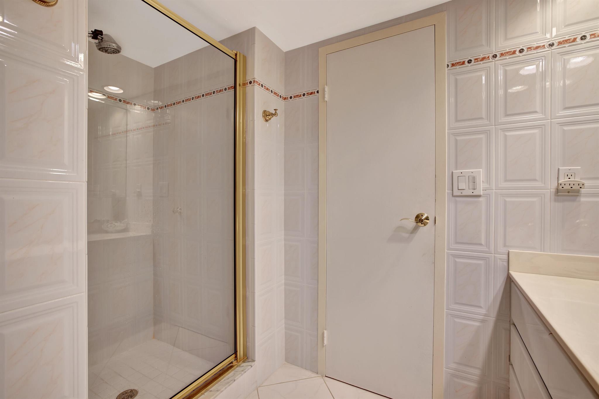 TOWERS OF OCEANVIEW SOUTH - Residential