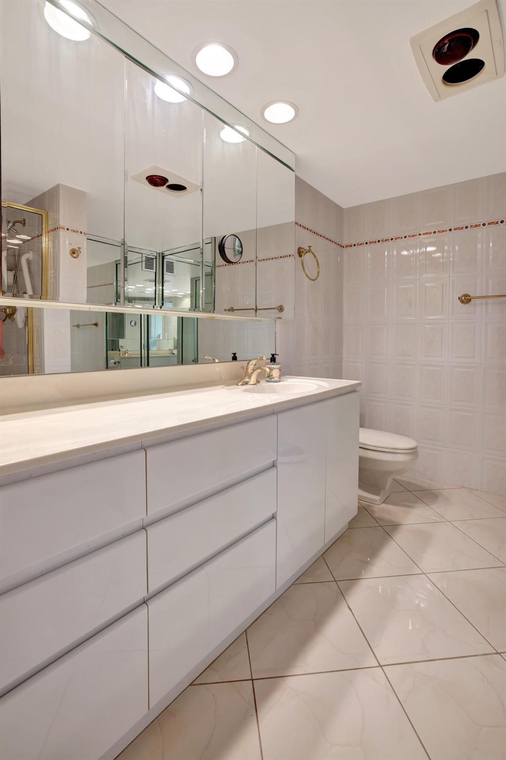 TOWERS OF OCEANVIEW SOUTH - Residential