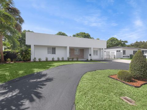 520 NE 135th Street North Miami FL 33161