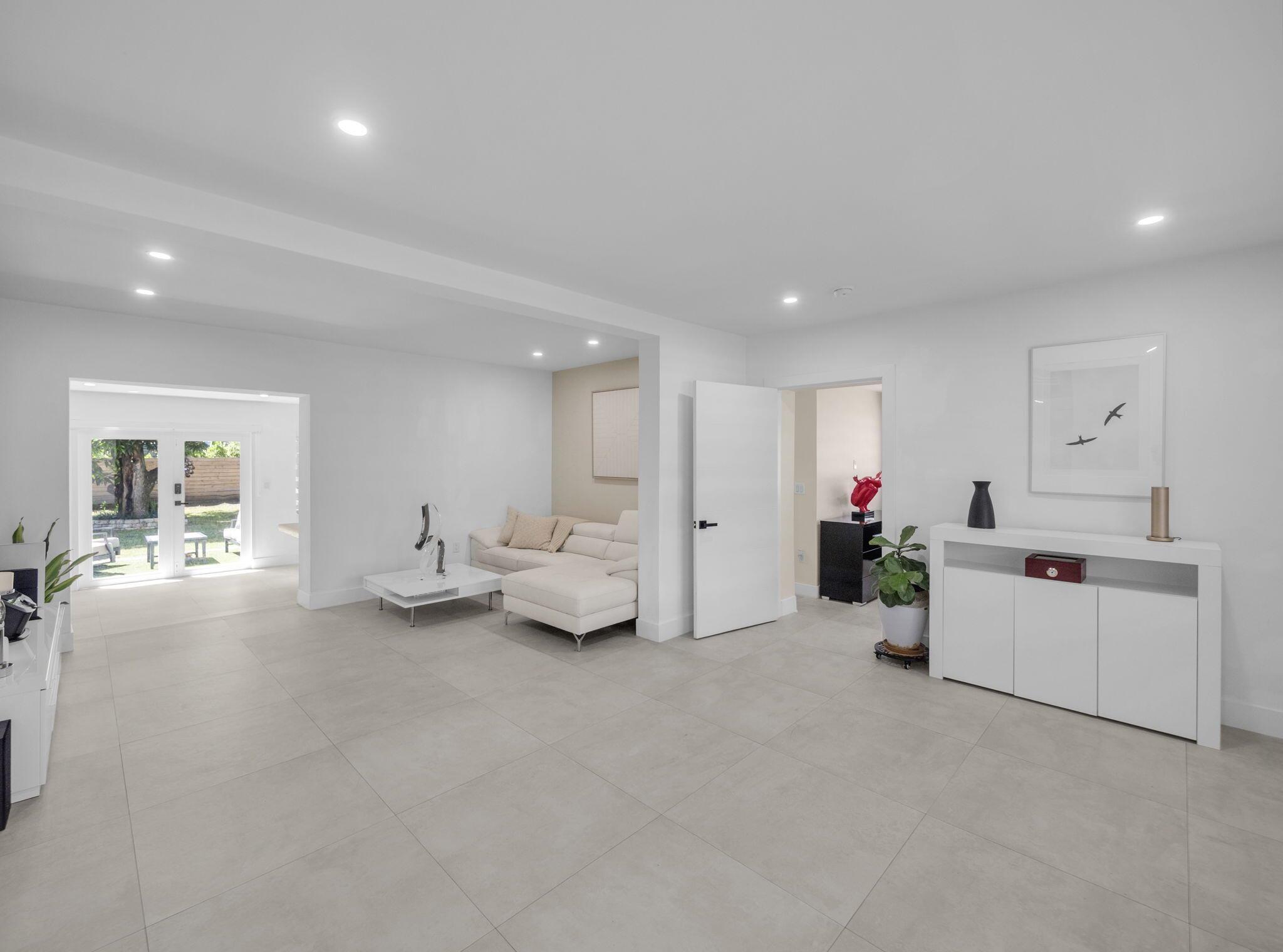 KERWOOD MANOR - Residential Lease