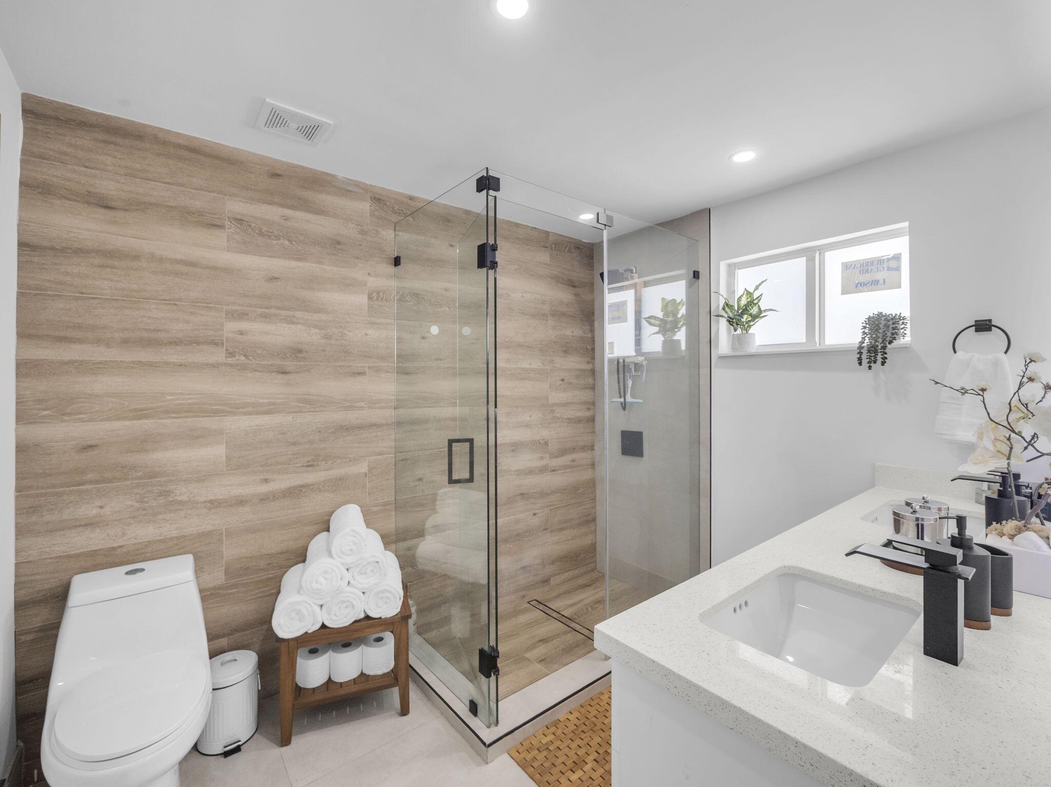 KERWOOD MANOR - Residential Lease