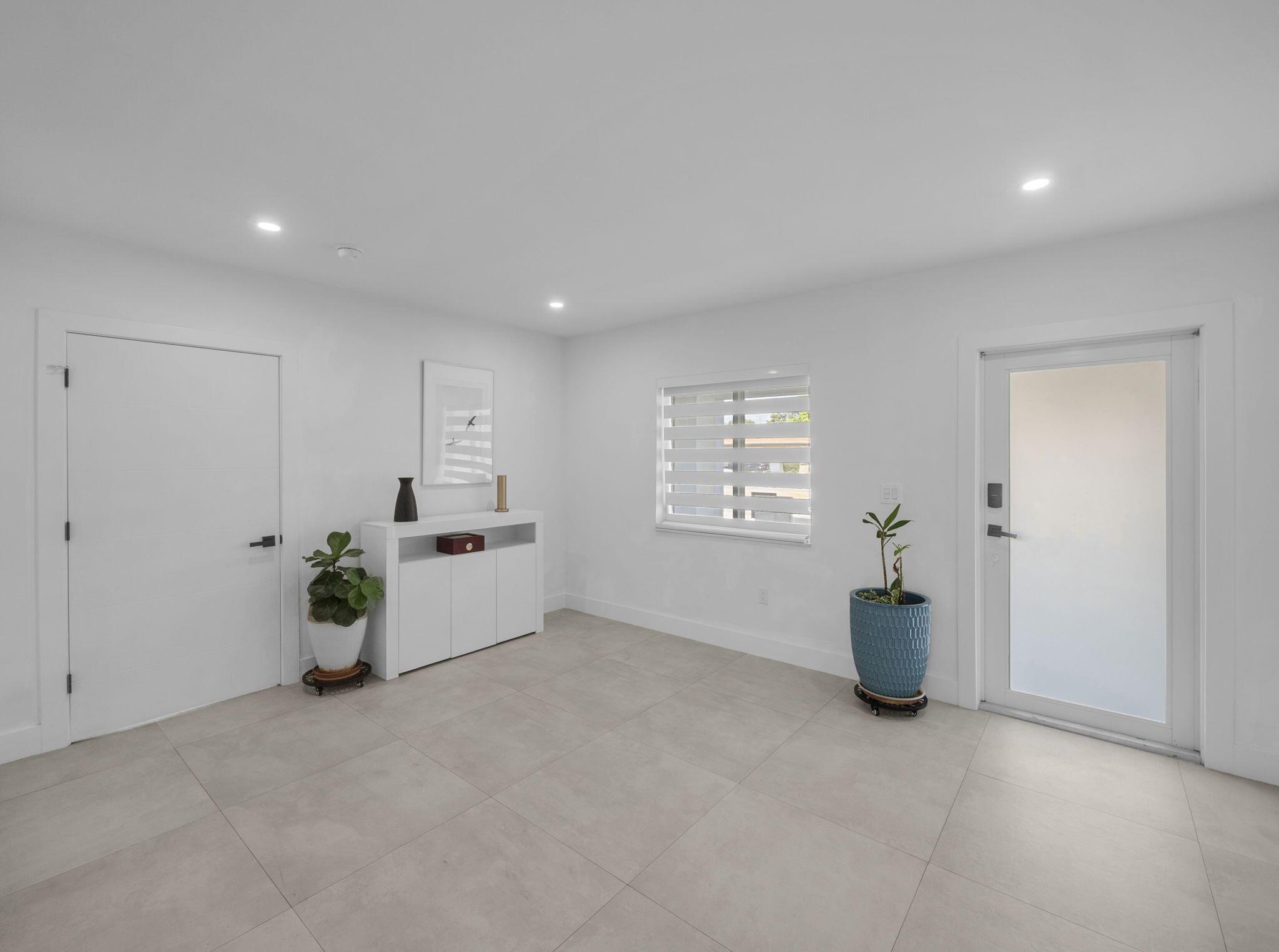 KERWOOD MANOR - Residential Lease