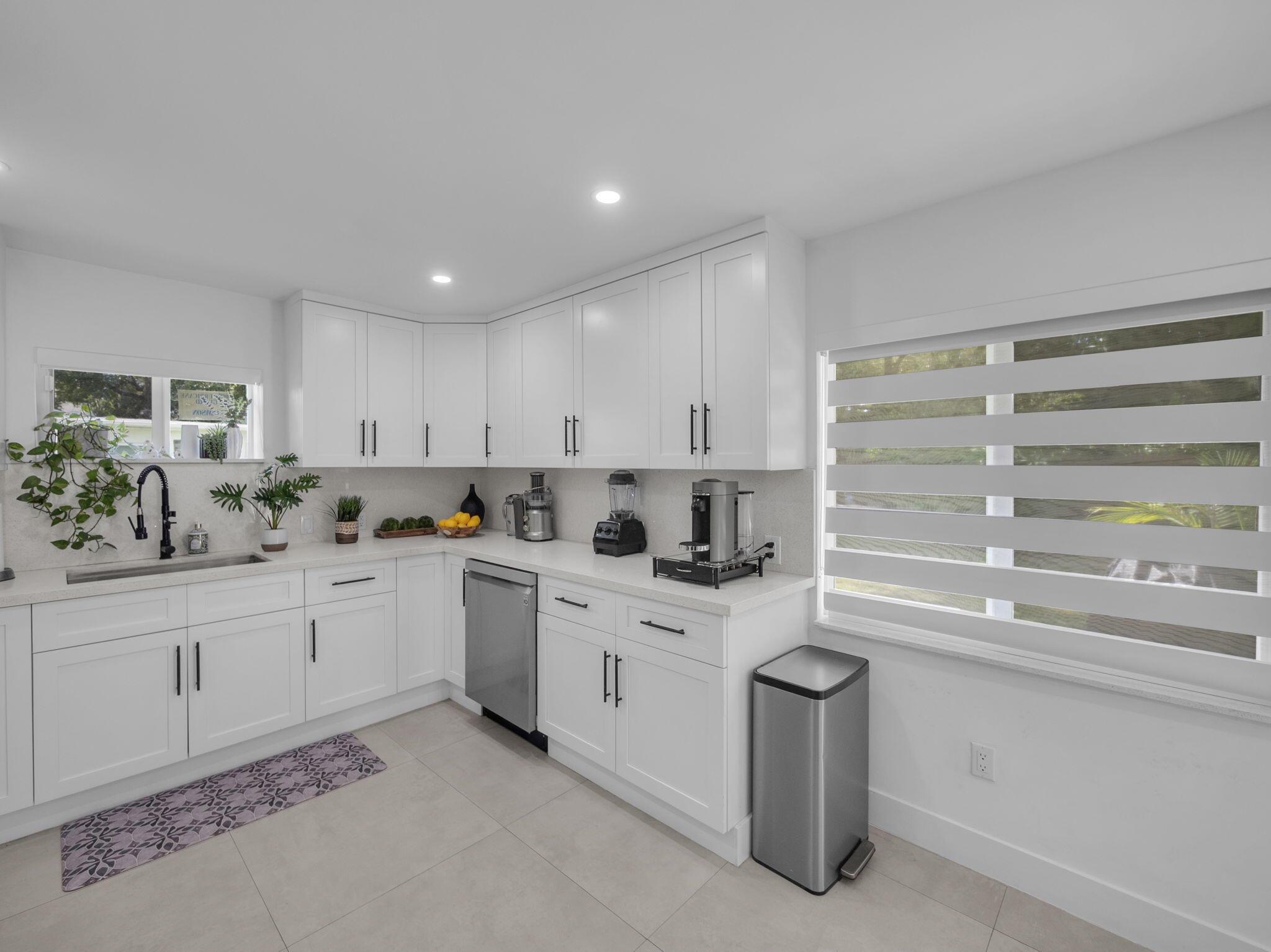 KERWOOD MANOR - Residential Lease