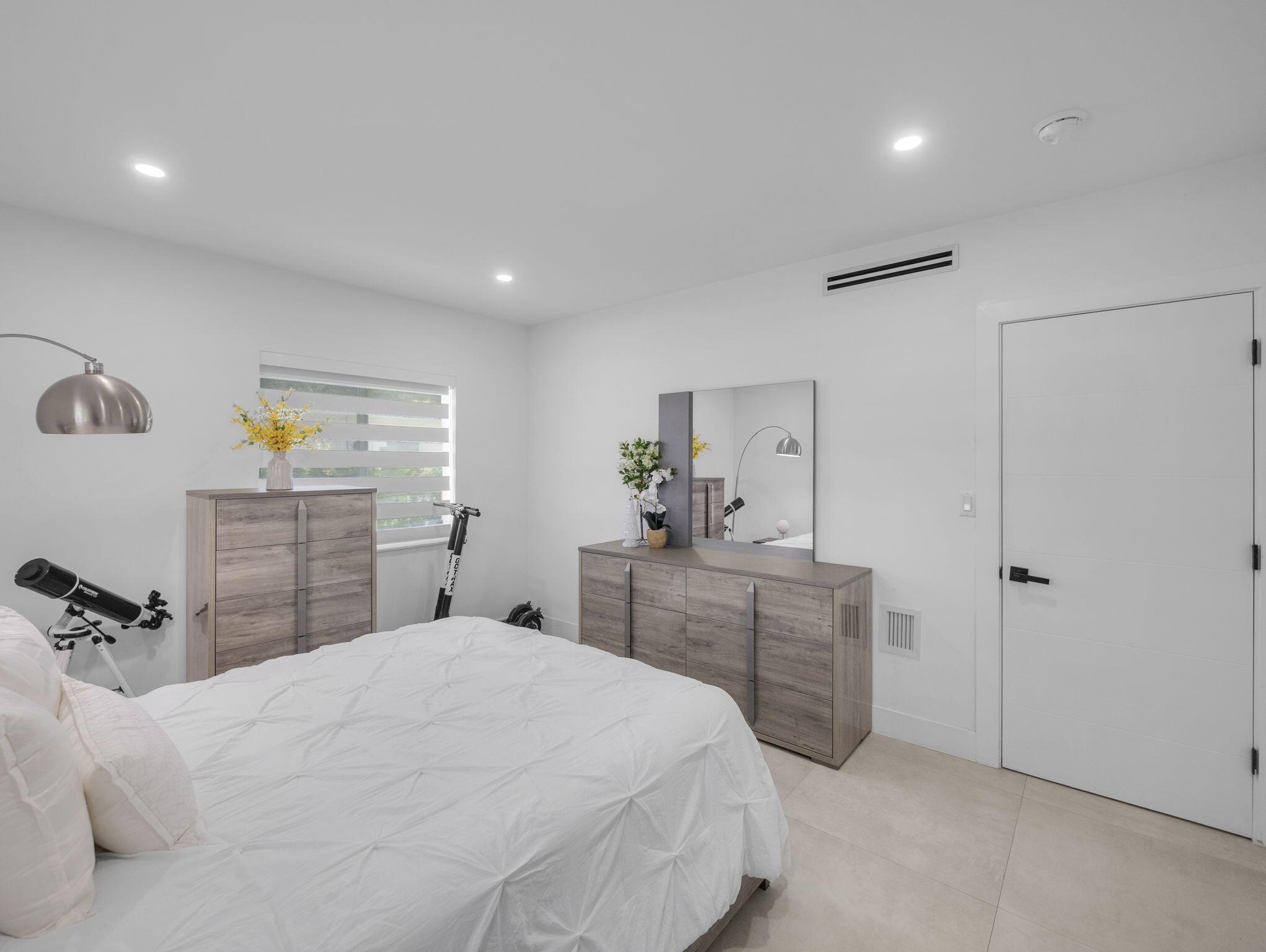 KERWOOD MANOR - Residential Lease