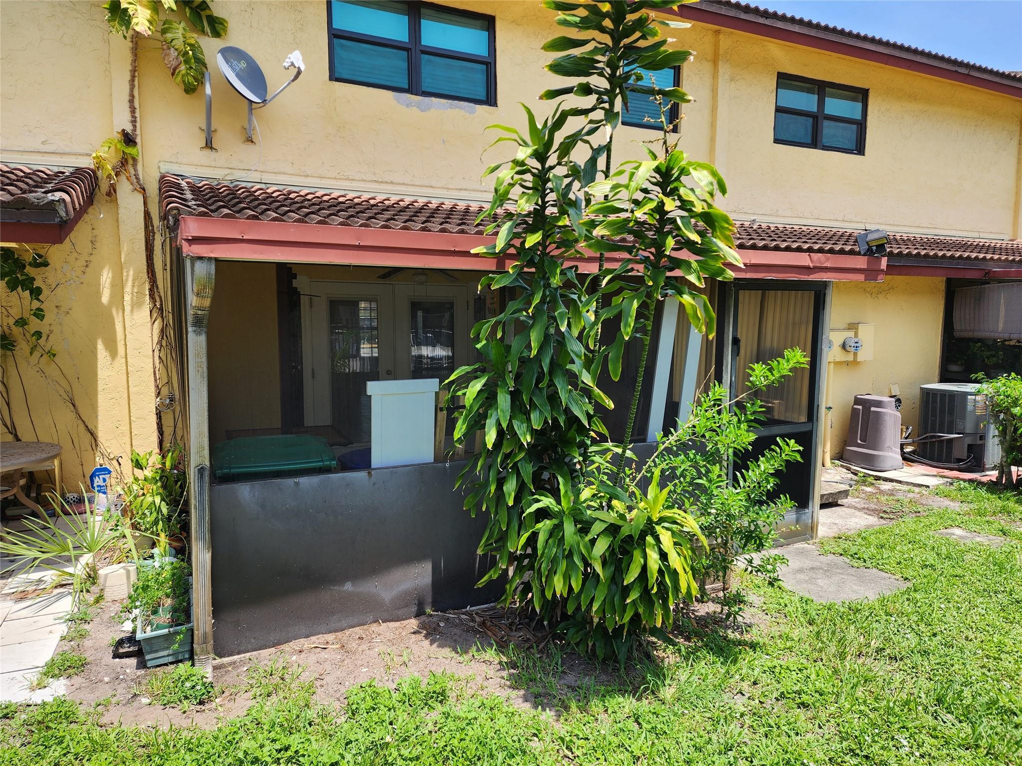 COLONIES TWO CONDO - Residential