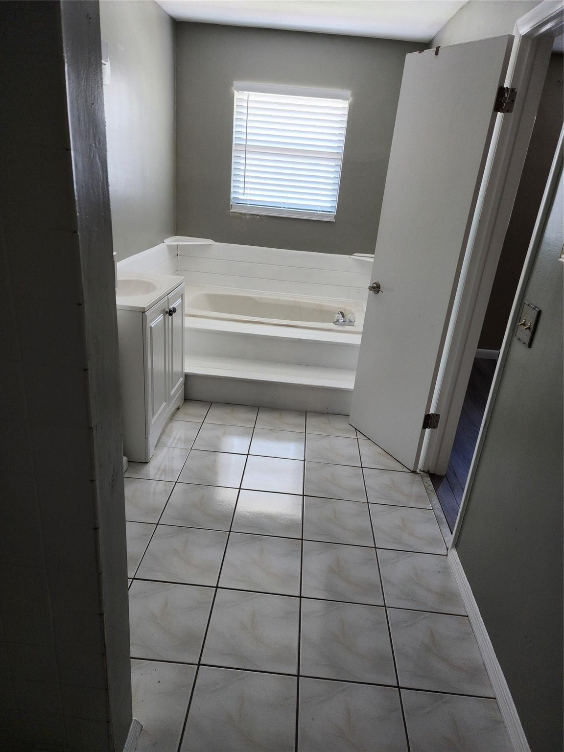 COLONIES TWO CONDO - Residential