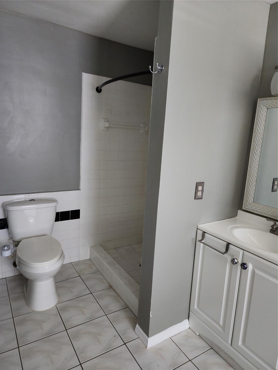 COLONIES TWO CONDO - Residential