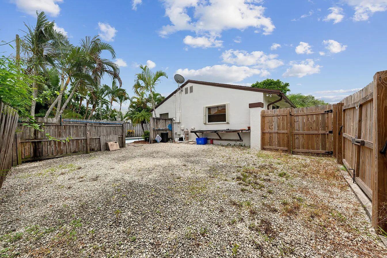 WEST DEERFIELD BEACH - Residential Lease