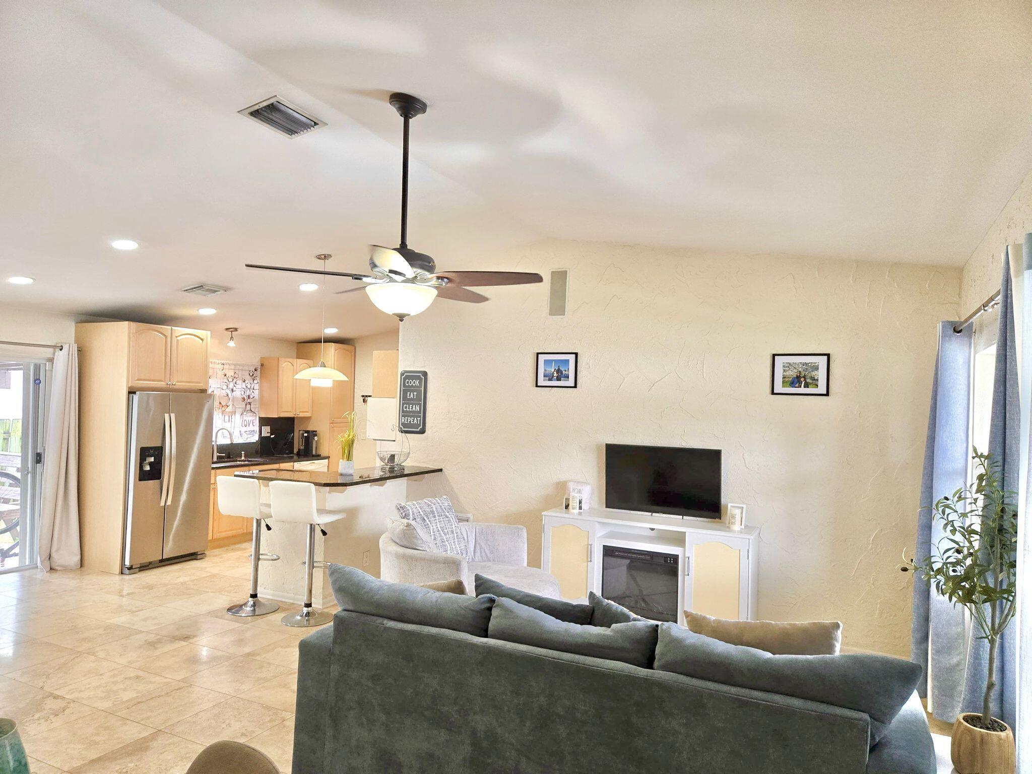 WEST DEERFIELD BEACH - Residential Lease