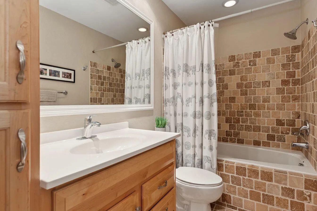 WEST DEERFIELD BEACH - Residential Lease