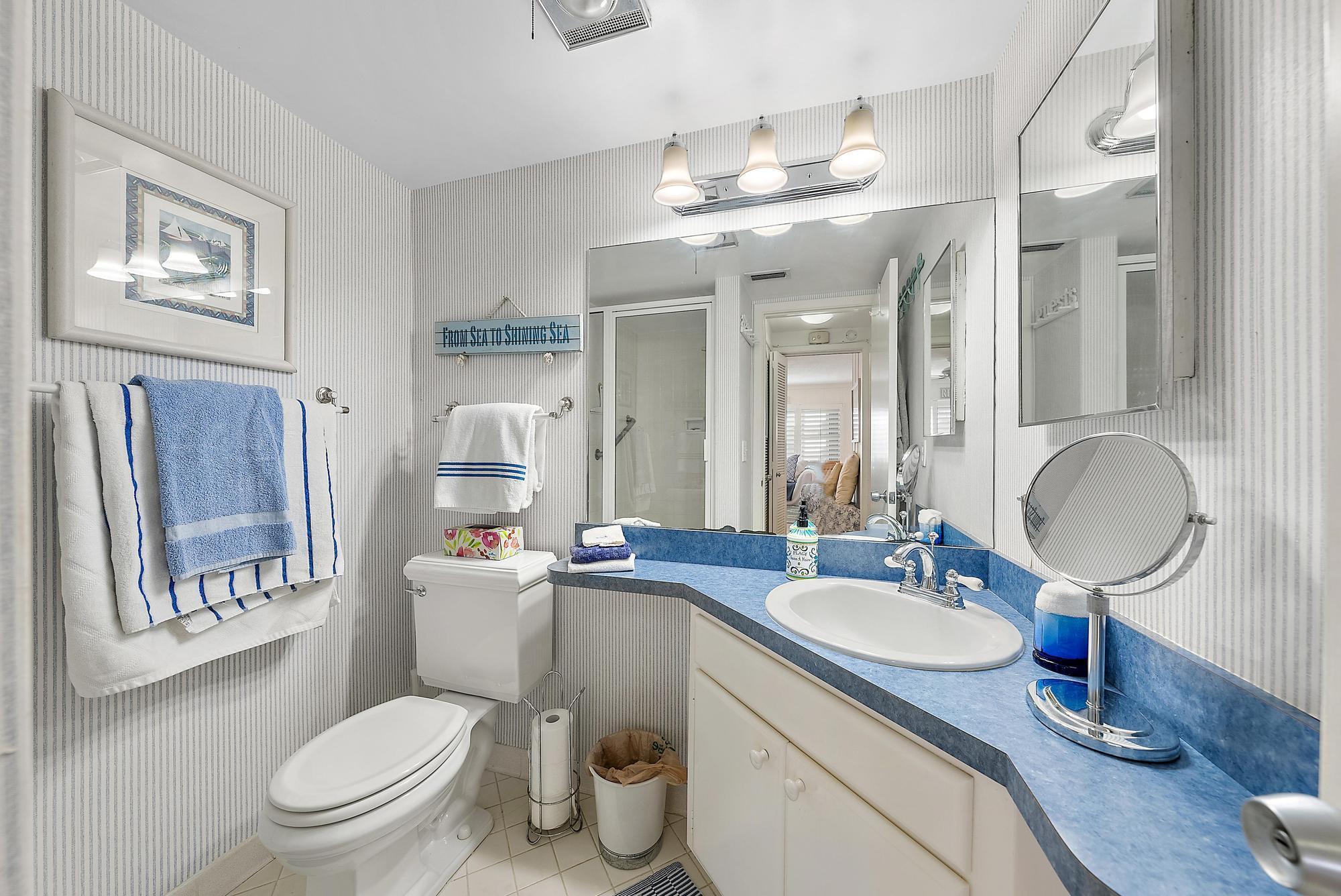 CARRIAGE HOUSE CONDO - Residential Lease