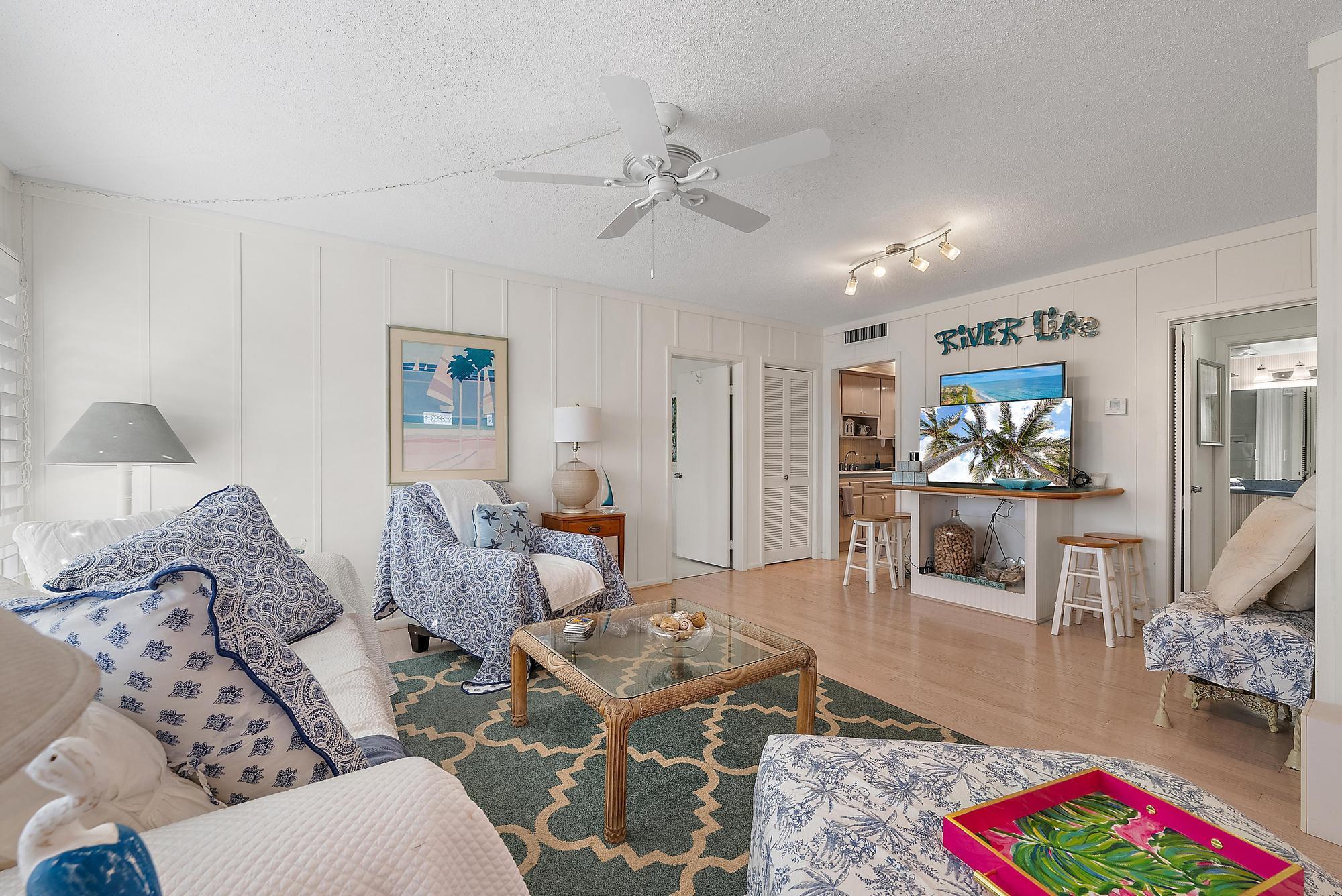 CARRIAGE HOUSE CONDO - Residential Lease