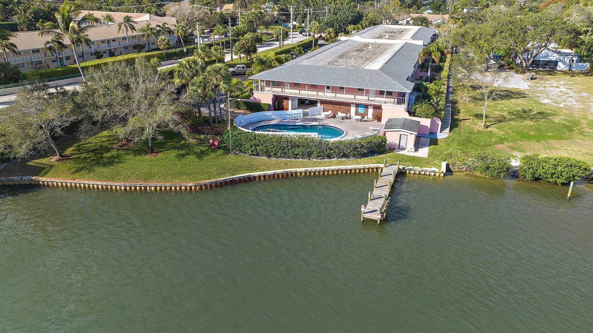 CARRIAGE HOUSE CONDO - Residential Lease