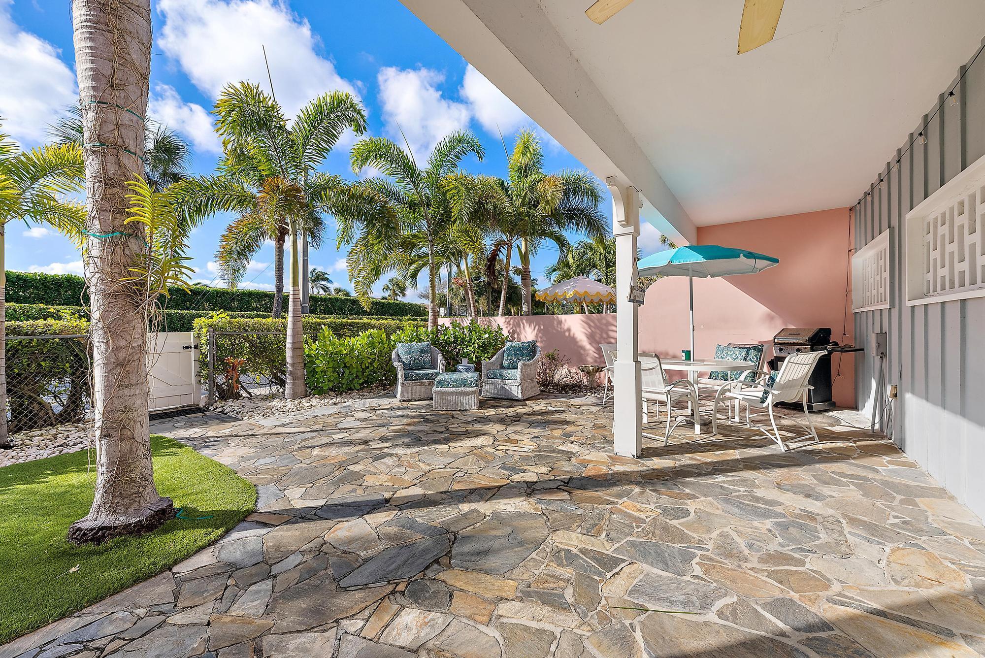 CARRIAGE HOUSE CONDO - Residential Lease