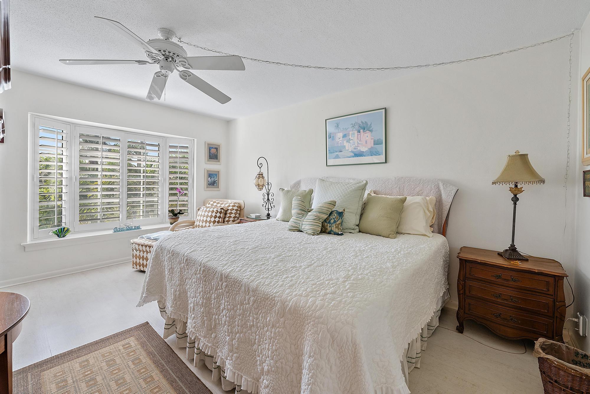 CARRIAGE HOUSE CONDO - Residential Lease