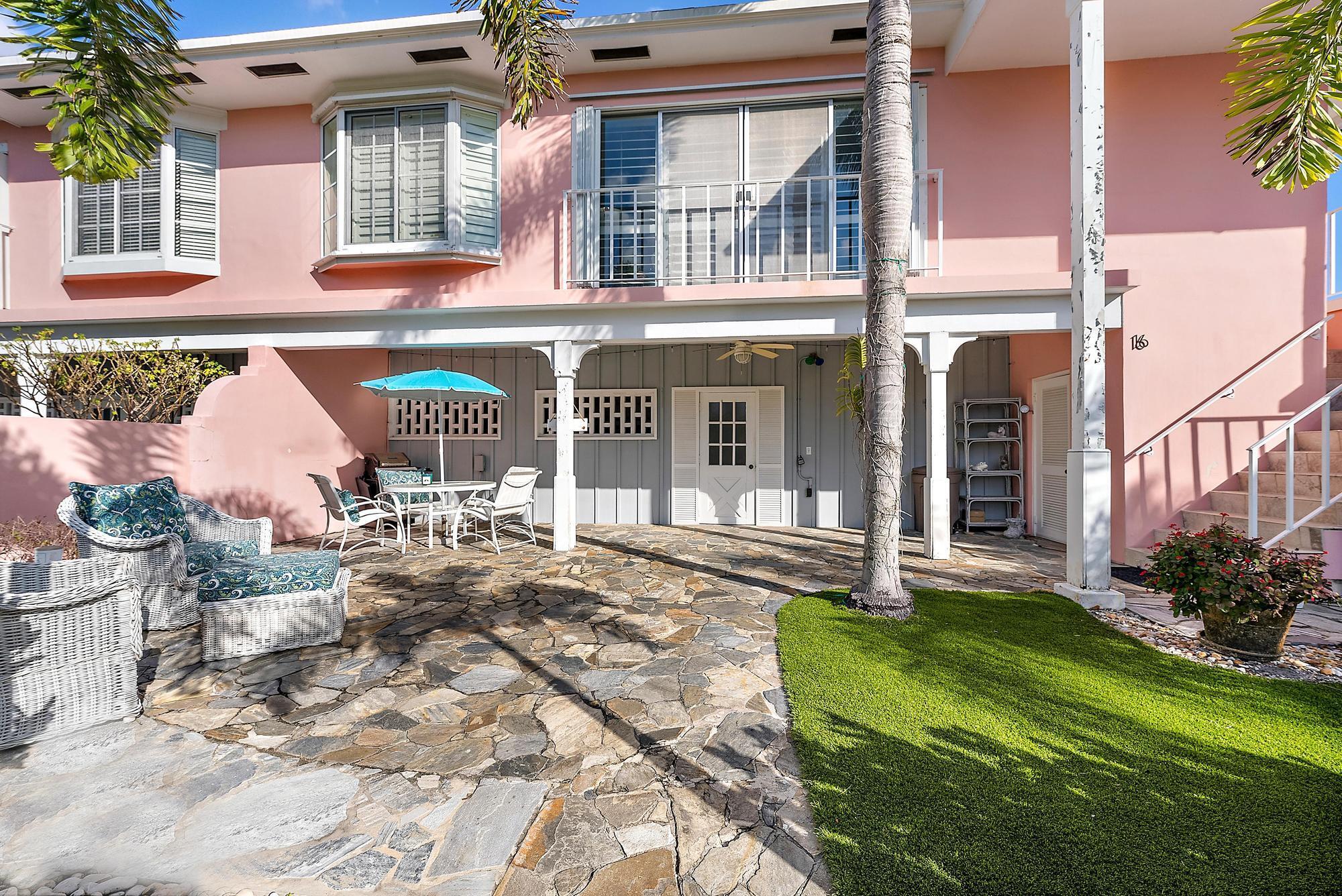 CARRIAGE HOUSE CONDO - Residential Lease