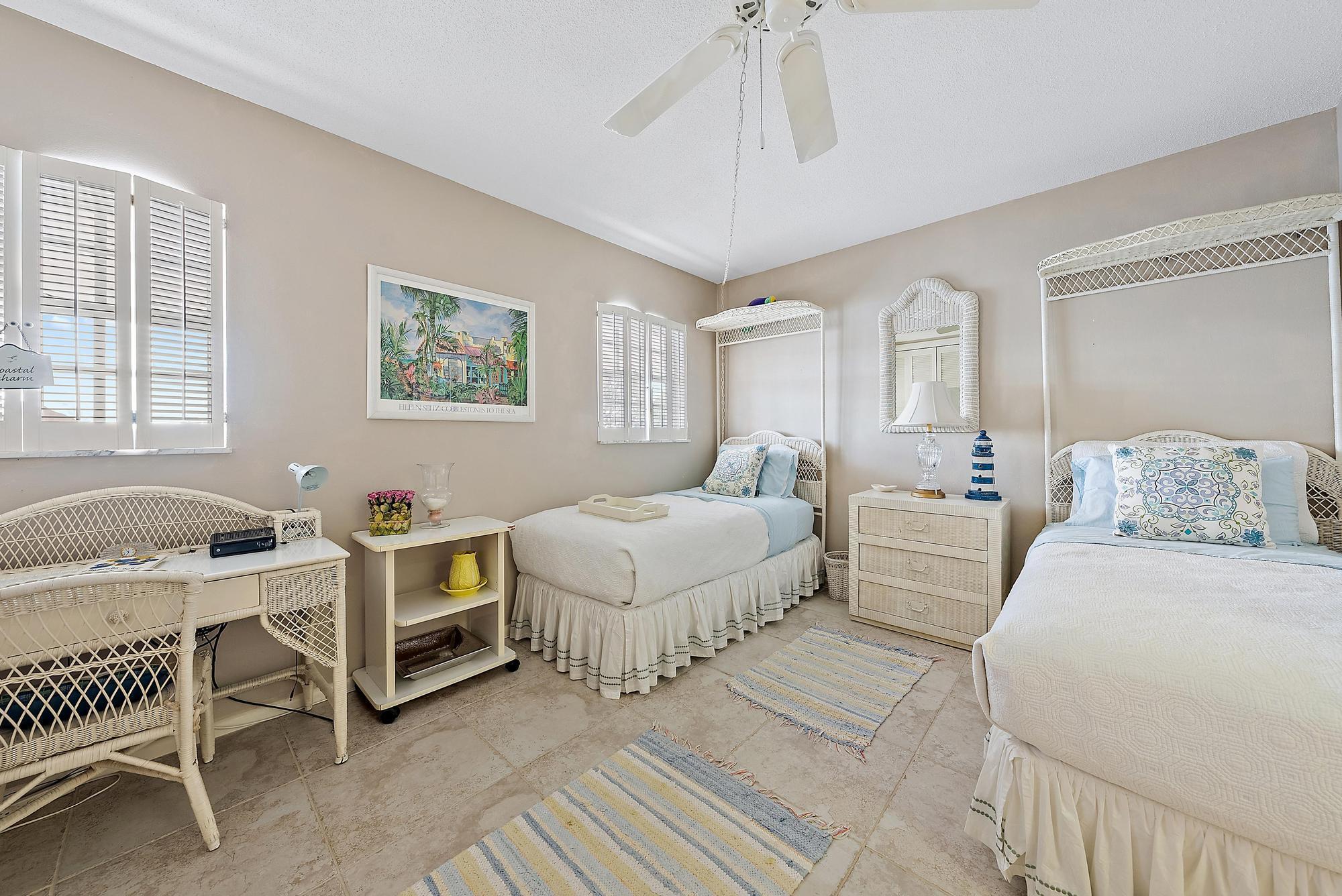 CARRIAGE HOUSE CONDO - Residential Lease