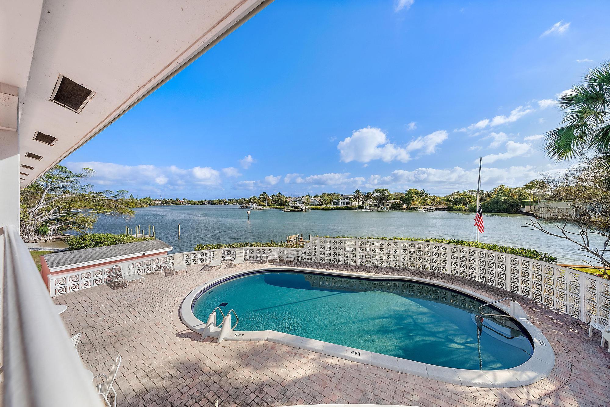 CARRIAGE HOUSE CONDO - Residential Lease