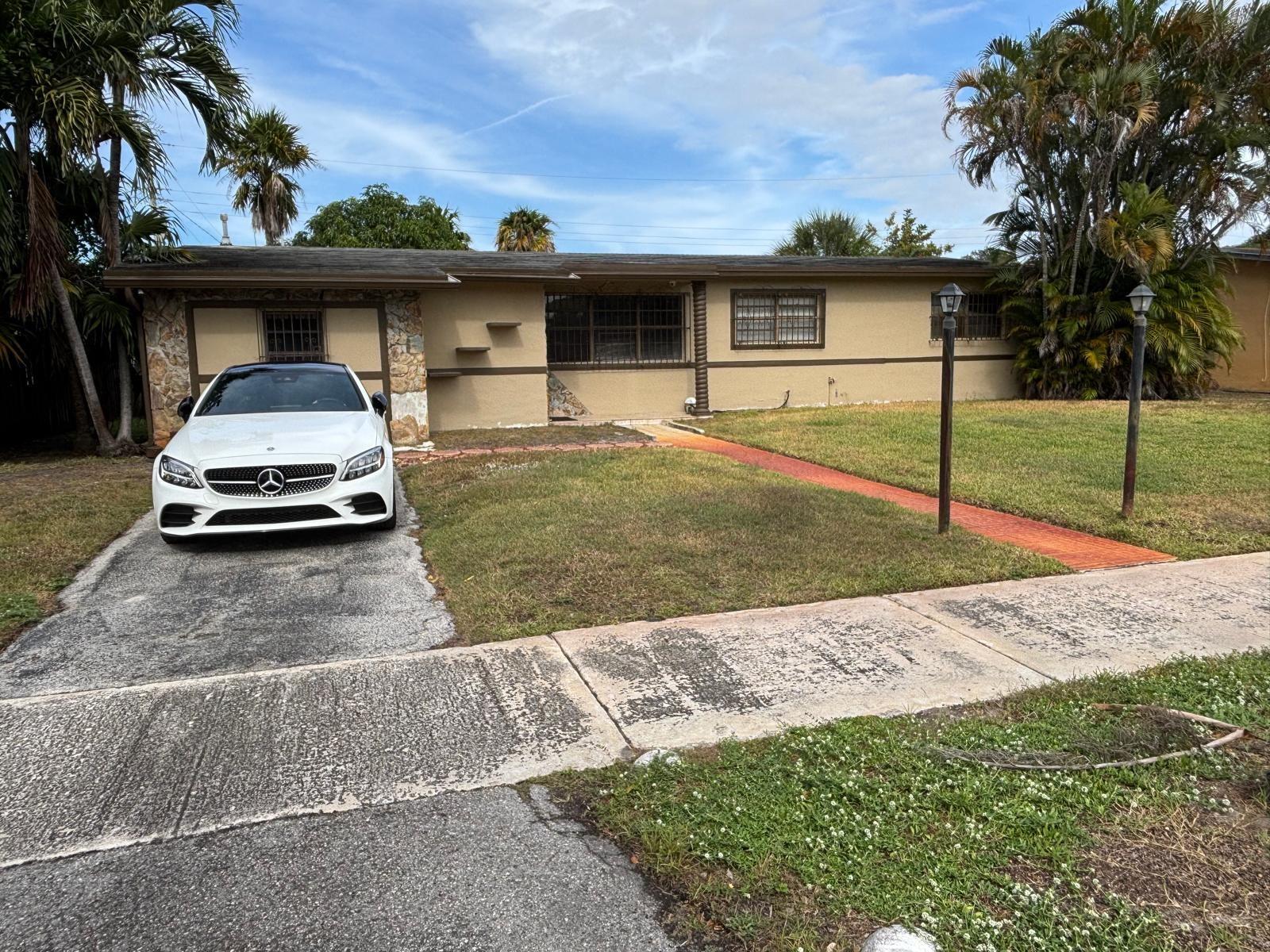 CAROL CITY GARDENS - Residential