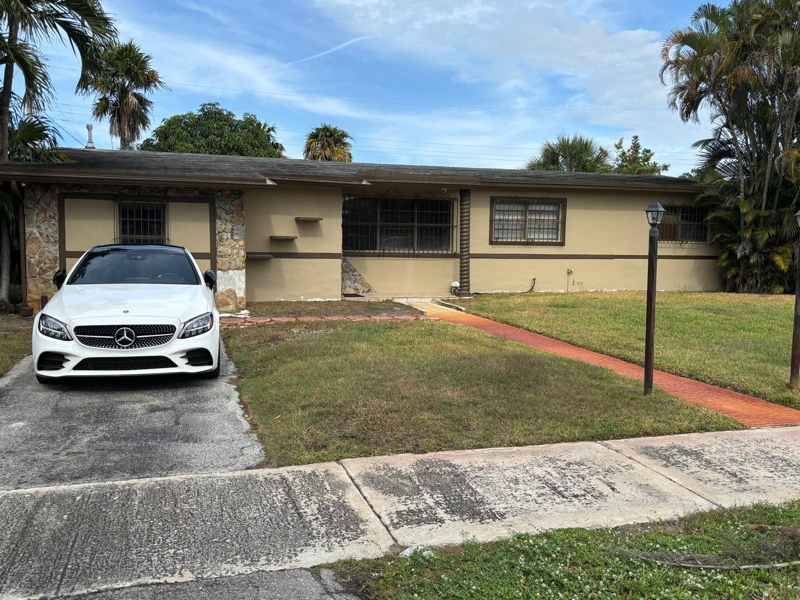 CAROL CITY GARDENS - Residential