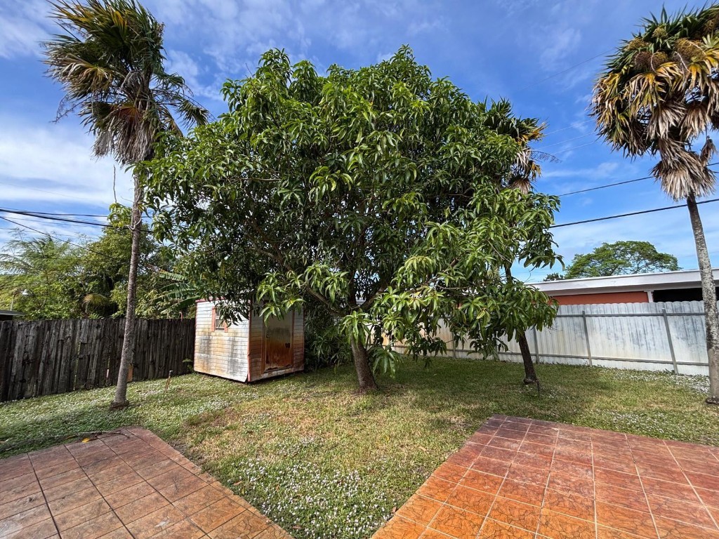 CAROL CITY GARDENS - Residential