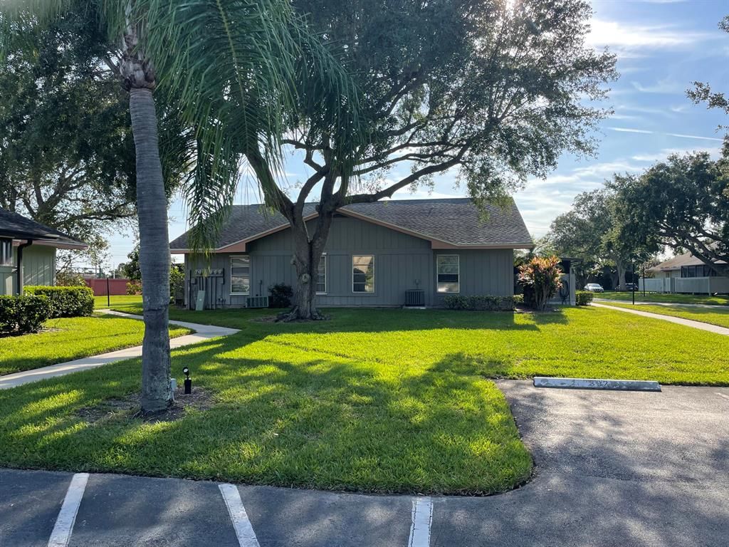 Photo of 3919 NW Cinnamon Circle, Jensen Beach, FL 34957 (MLS # R10888362)