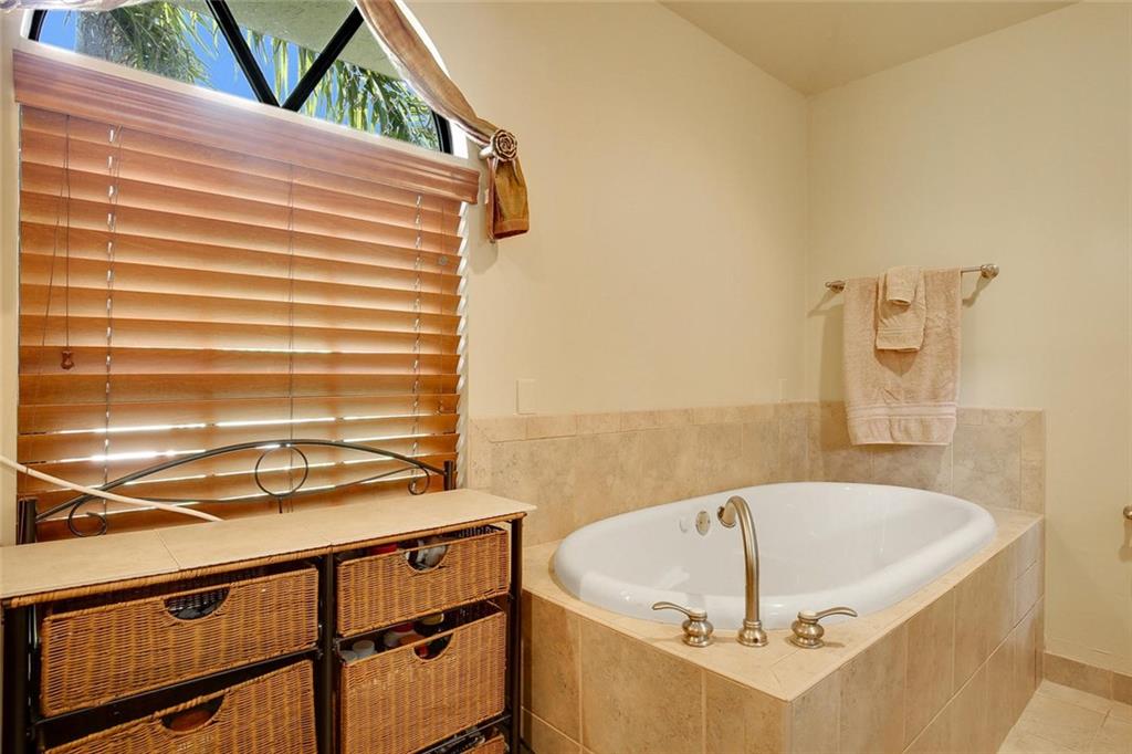 Lake Placid 35-23 B - Residential