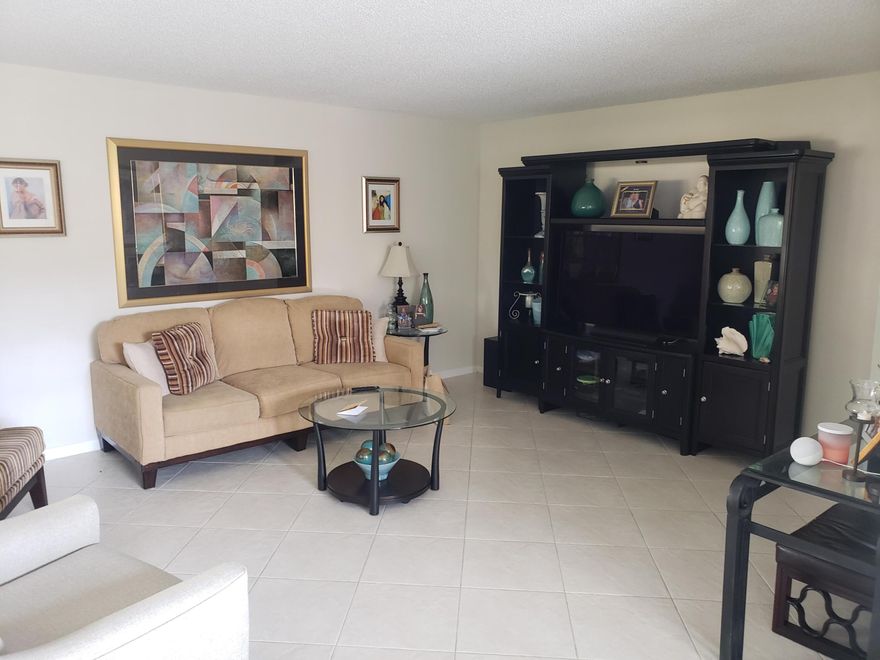 Tastefully Furnished 2 Bedroom 2 full bath condo in the much sought after Kings Point, Delray's active 55+ community featuring 3 multi-million dollar club houses, 2 restaurants onsite, Par 3 and Executive Golf Courses, 1250 Seat Theater with top name shows. Community bus service around the complex, local shopping loop. This is a true end unit bright and airy. Best annual 1st floor rental in the community if you look at anything in Kings Point this must be on your list.