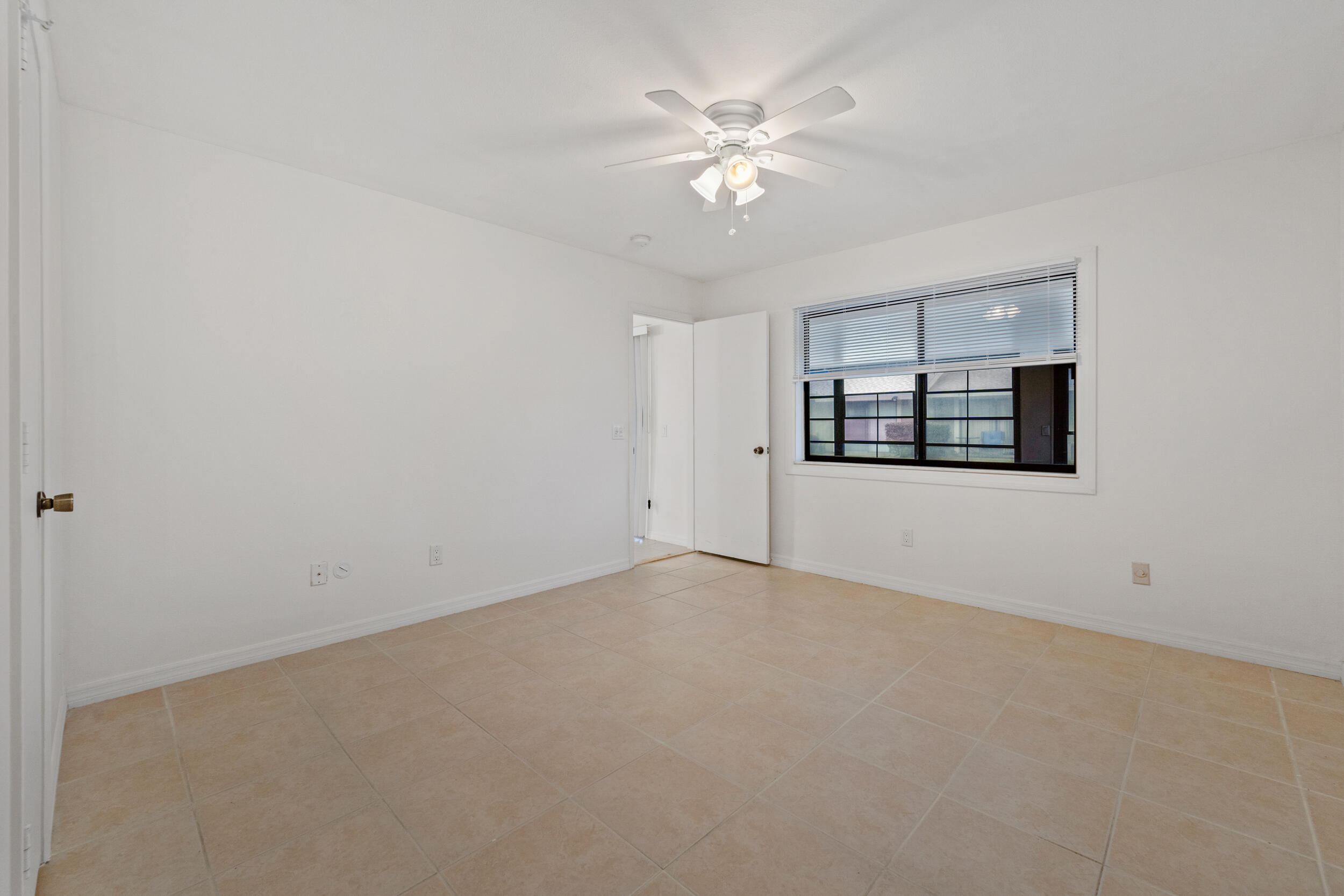 Villas of Village Green - Residential Lease