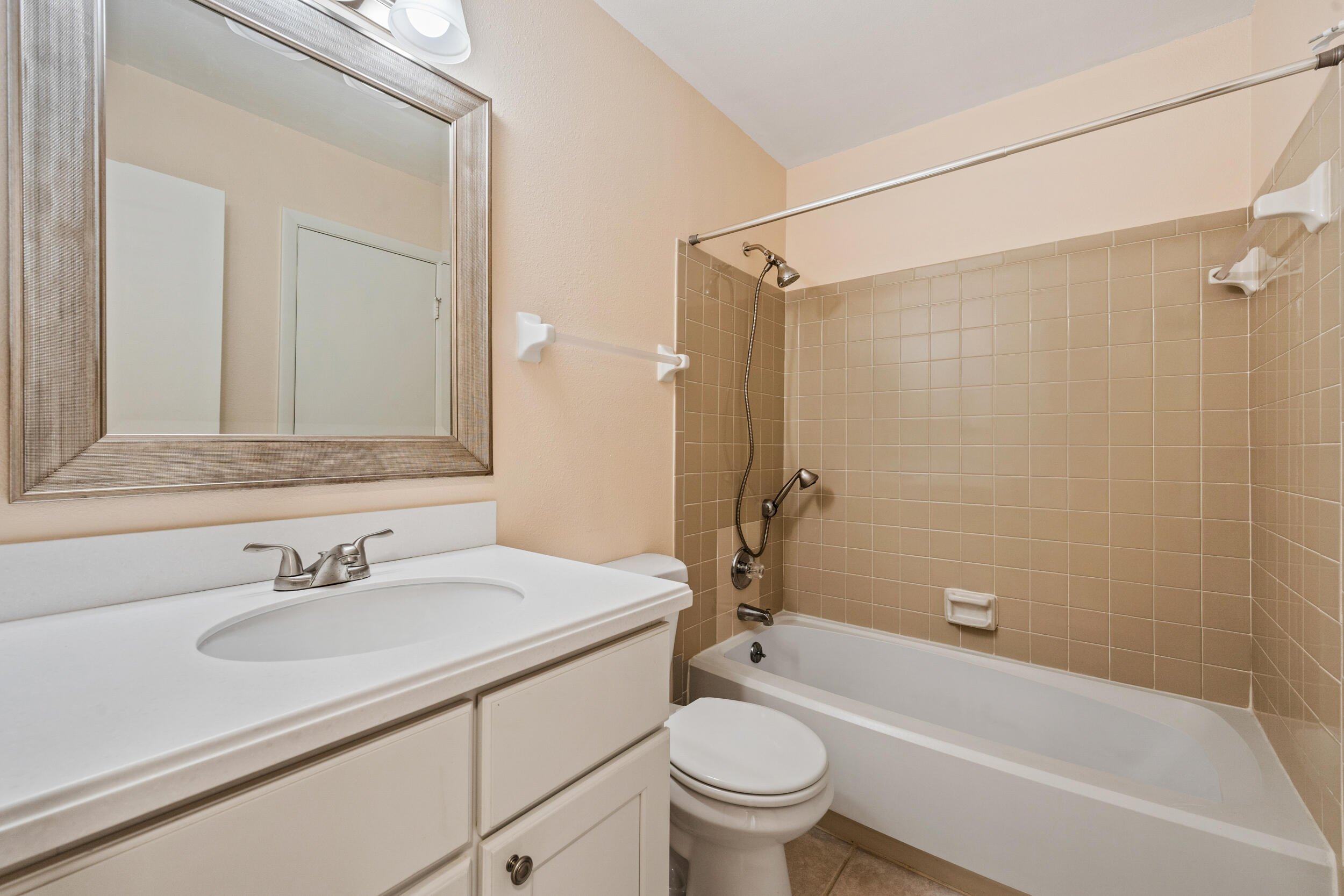 Villas of Village Green - Residential Lease